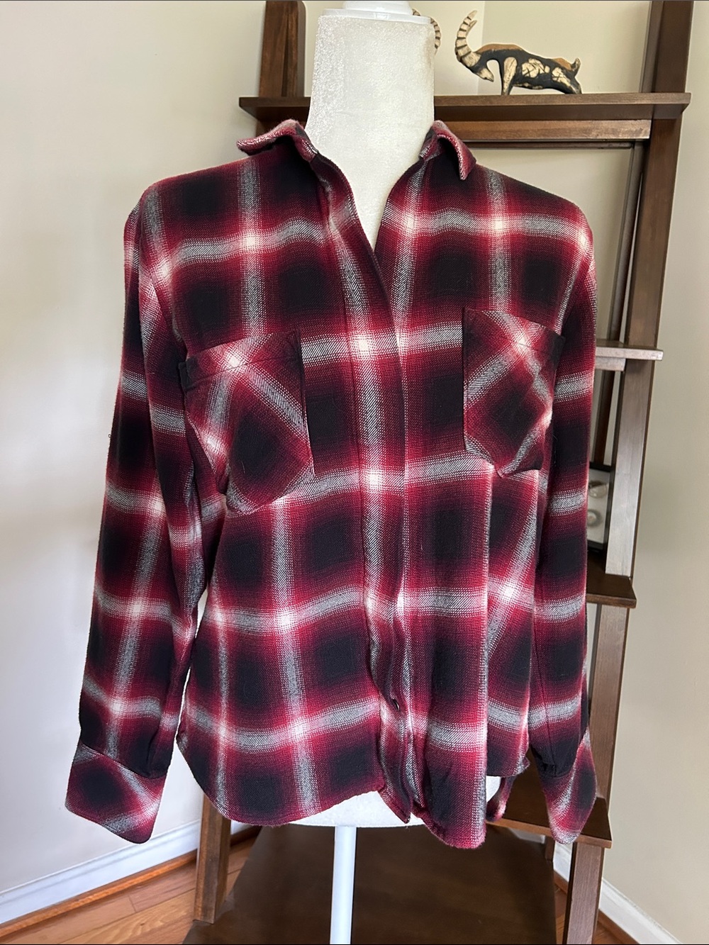 Anthropologie cloth & stone Burgundy and Black Splitback Plaid Button-Down Shirt